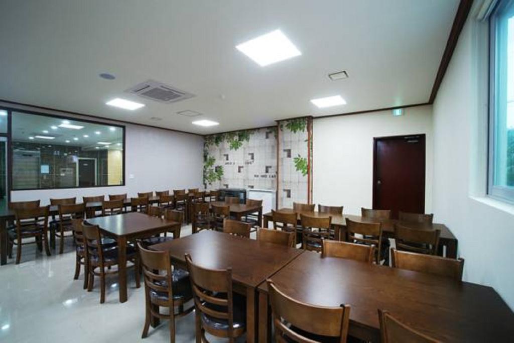 Seongsan Aqua Beach Hotel Seogwipo Extérieur photo