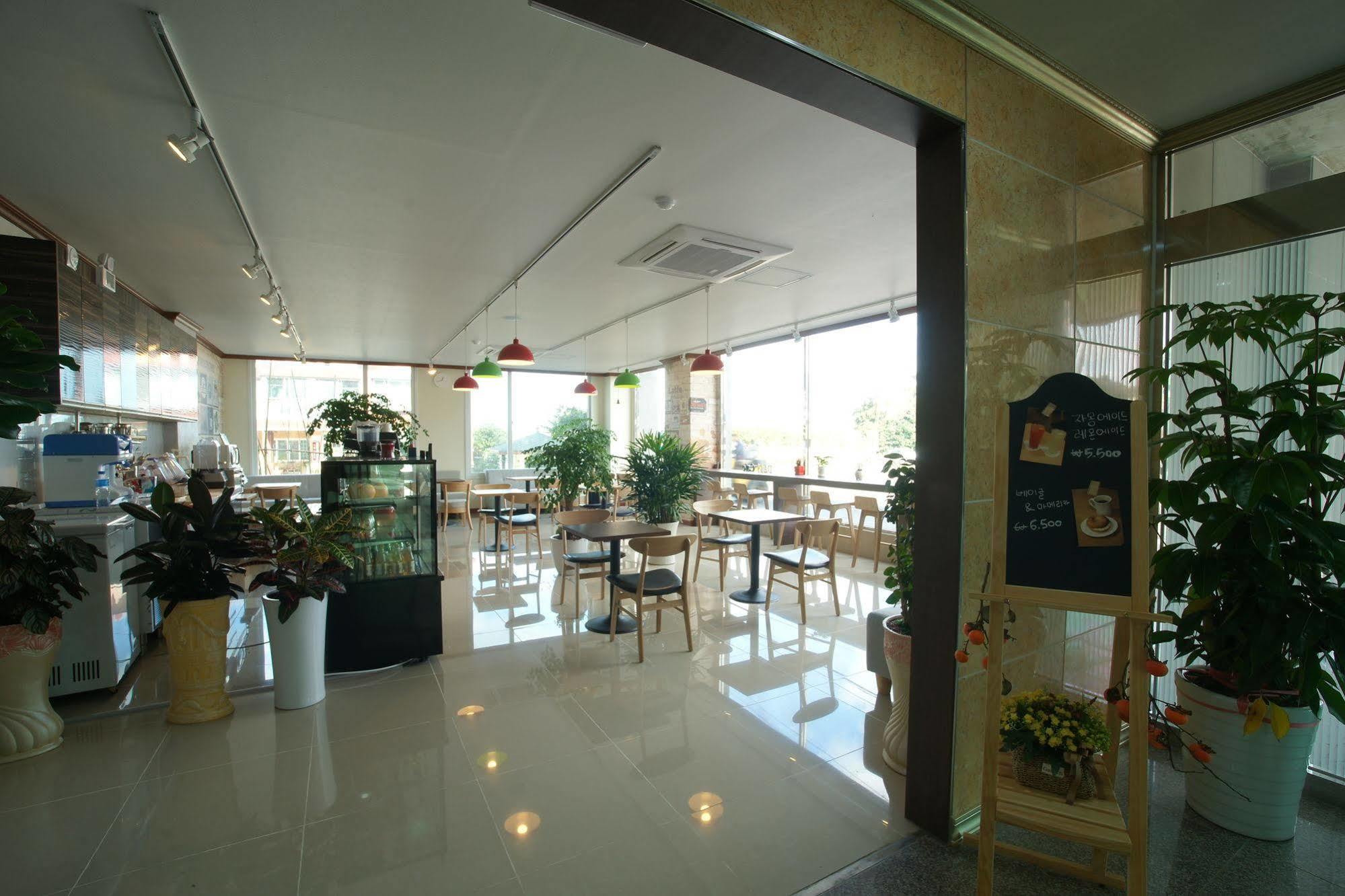 Seongsan Aqua Beach Hotel Seogwipo Extérieur photo