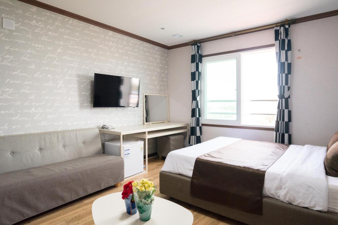 Seongsan Aqua Beach Hotel Seogwipo Extérieur photo